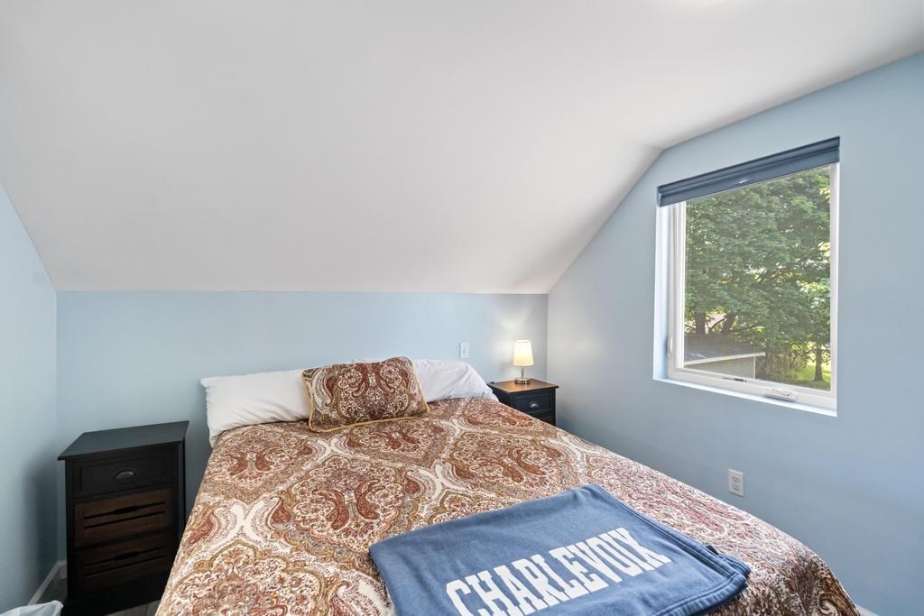 112 W Lincoln Street Charlevoix MI 49670