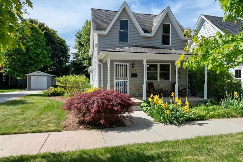 112 W Lincoln Street Charlevoix MI 49670