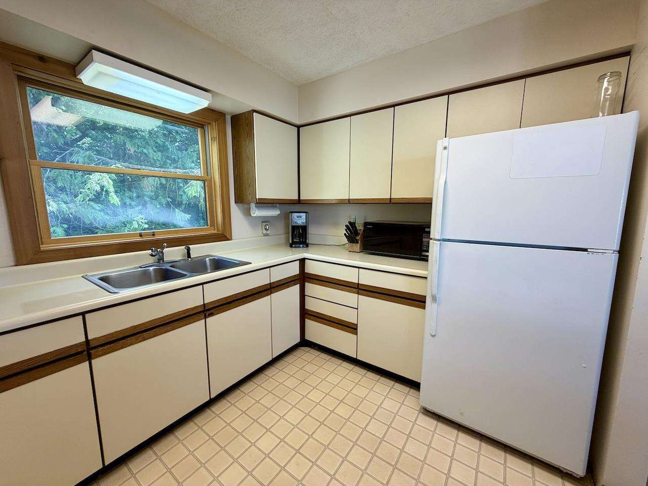 29090 South End Road Beaver Island MI 49782