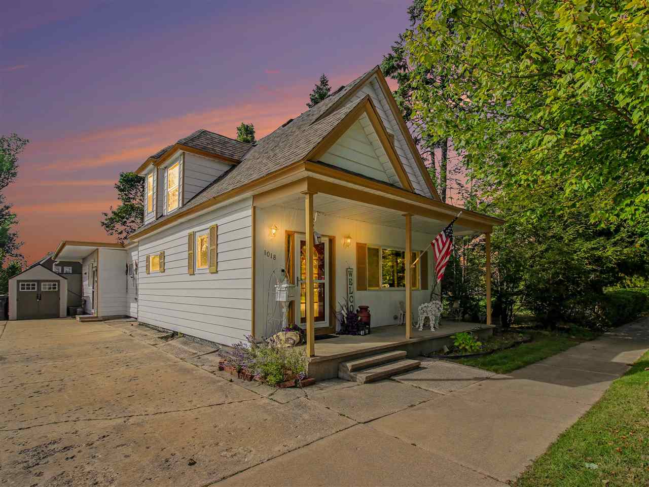 1018 Waukazoo Petoskey MI 49770