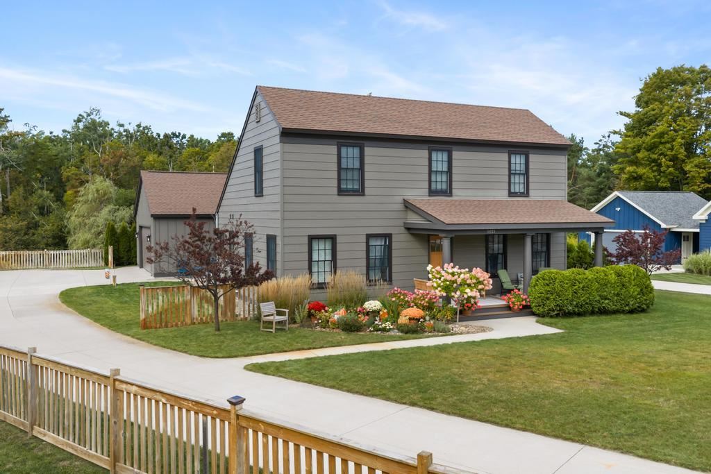 1021 Woodridge Petoskey MI 49770