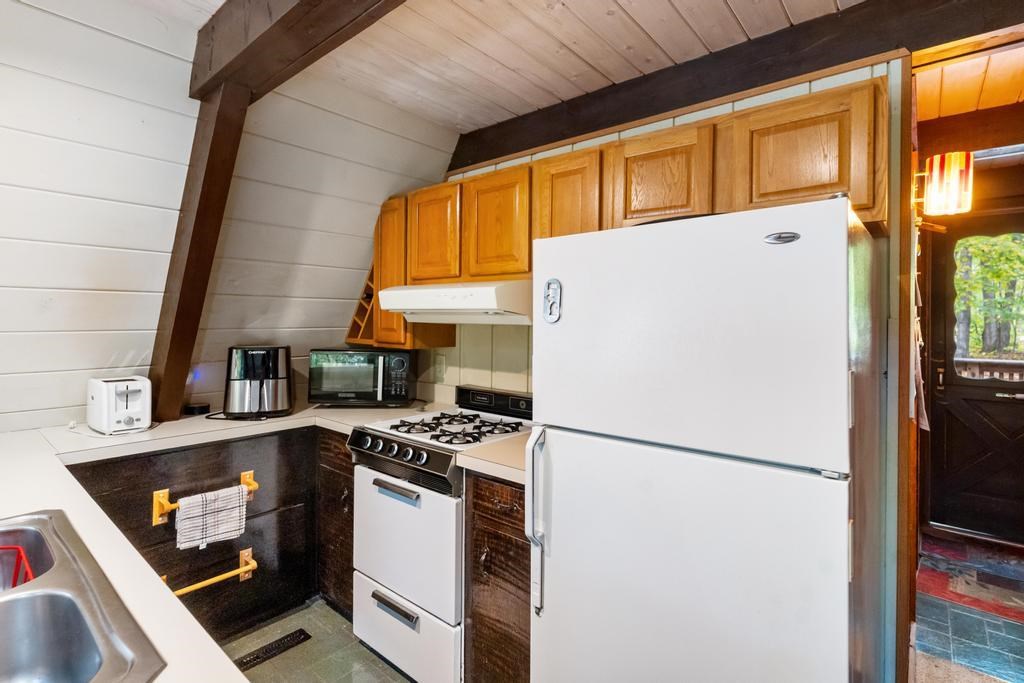 5250 Kandahar Harbor Springs MI 49740