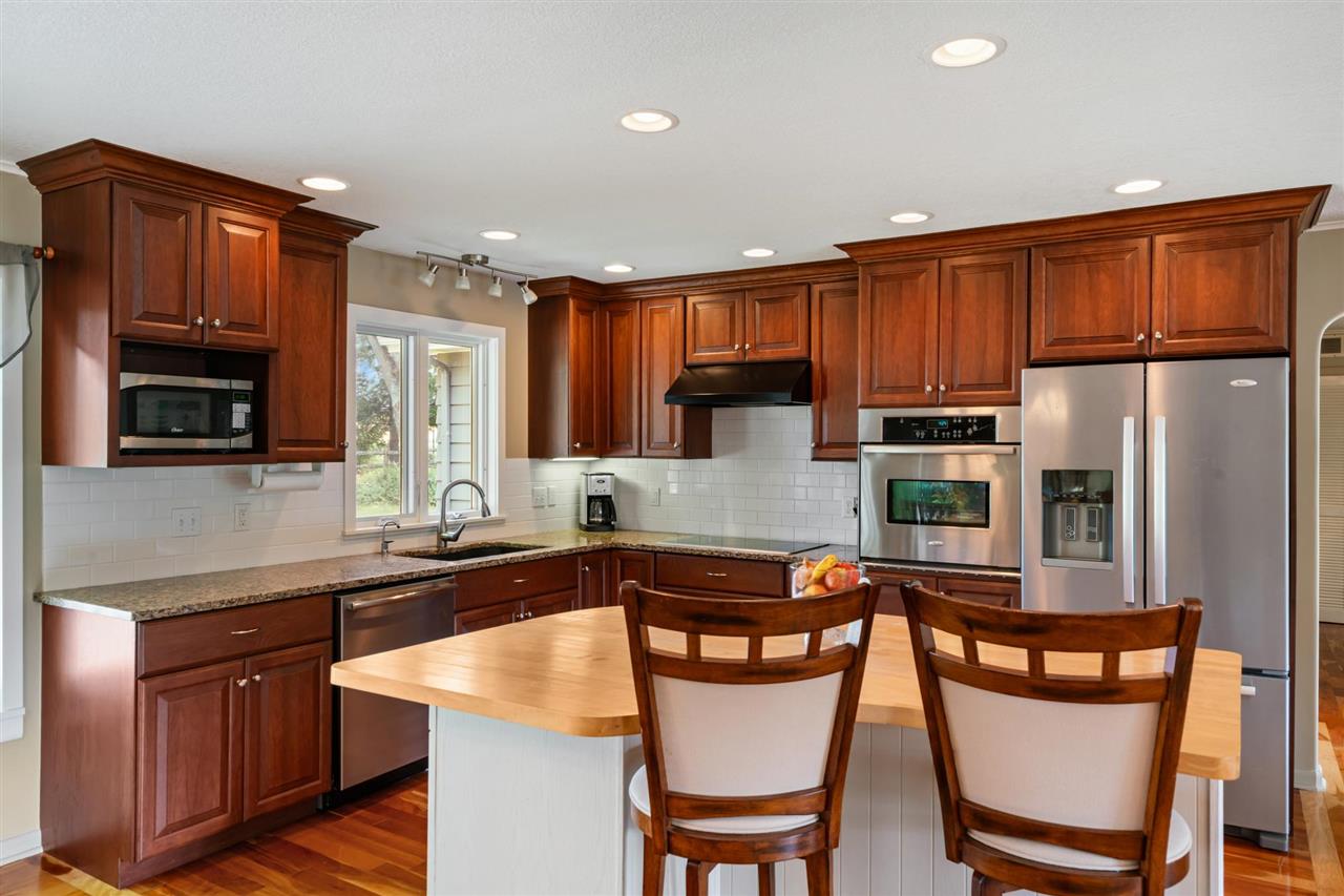 826 Surrey Lane Petoskey MI 49770