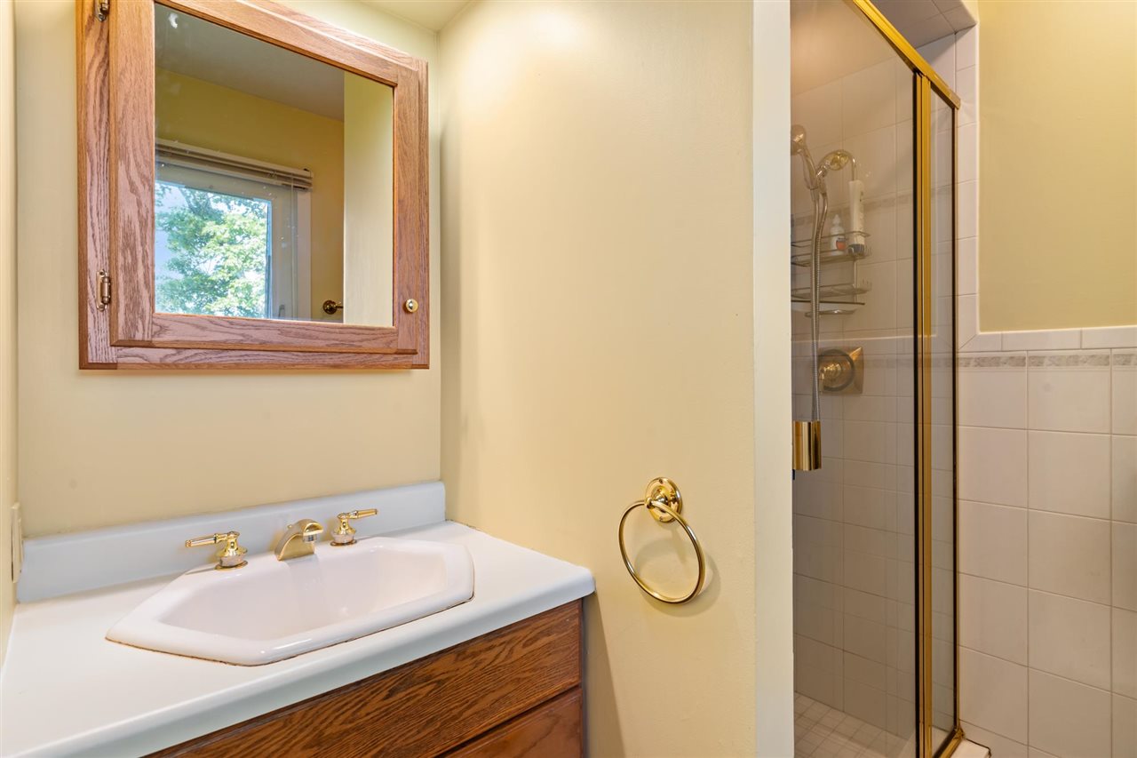 826 Surrey Lane Petoskey MI 49770