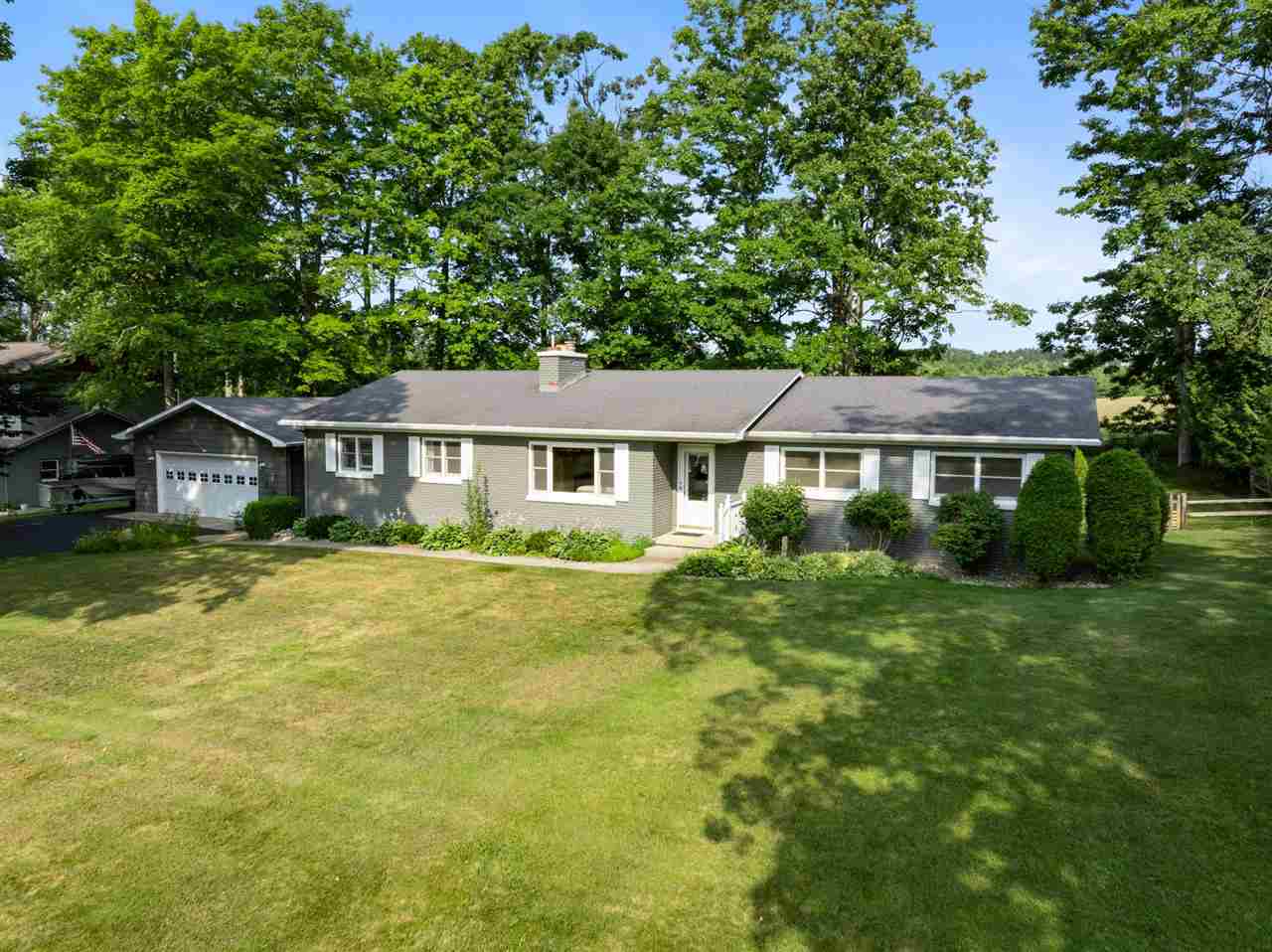 826 Surrey Lane Petoskey MI 49770