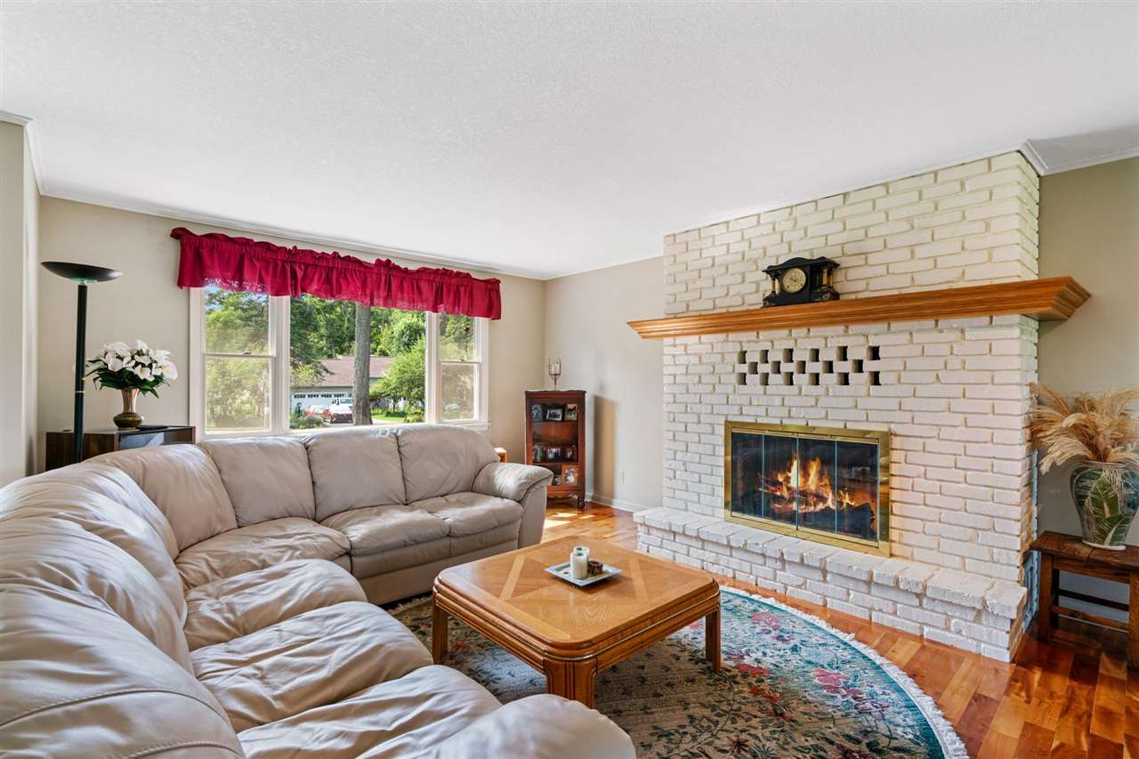 826 Surrey Lane Petoskey MI 49770