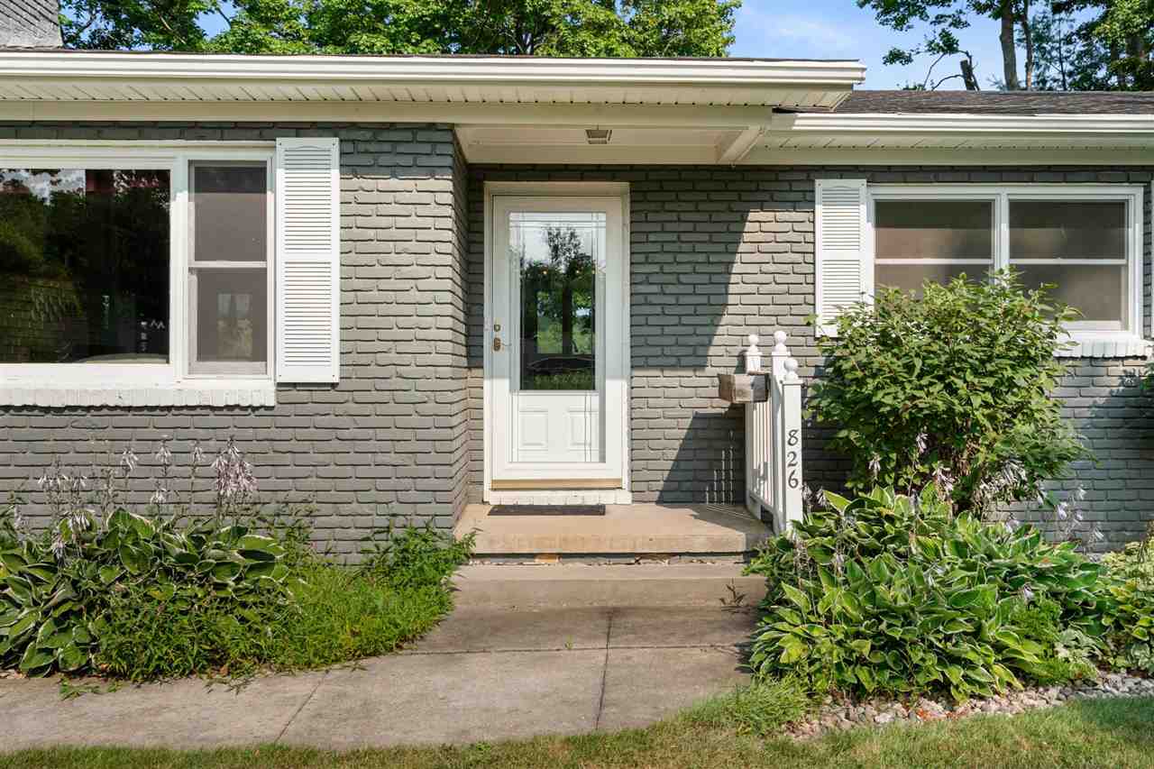 826 Surrey Lane Petoskey MI 49770