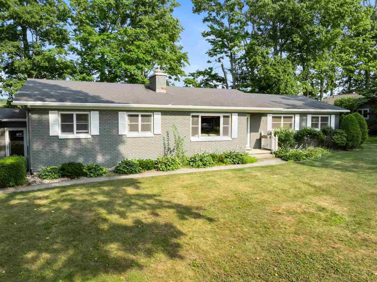 826 Surrey Lane Petoskey MI 49770