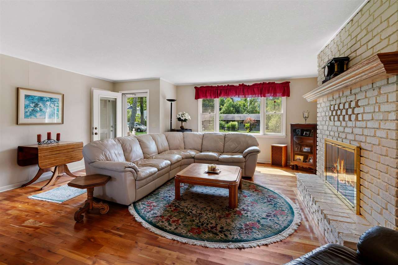 826 Surrey Lane Petoskey MI 49770