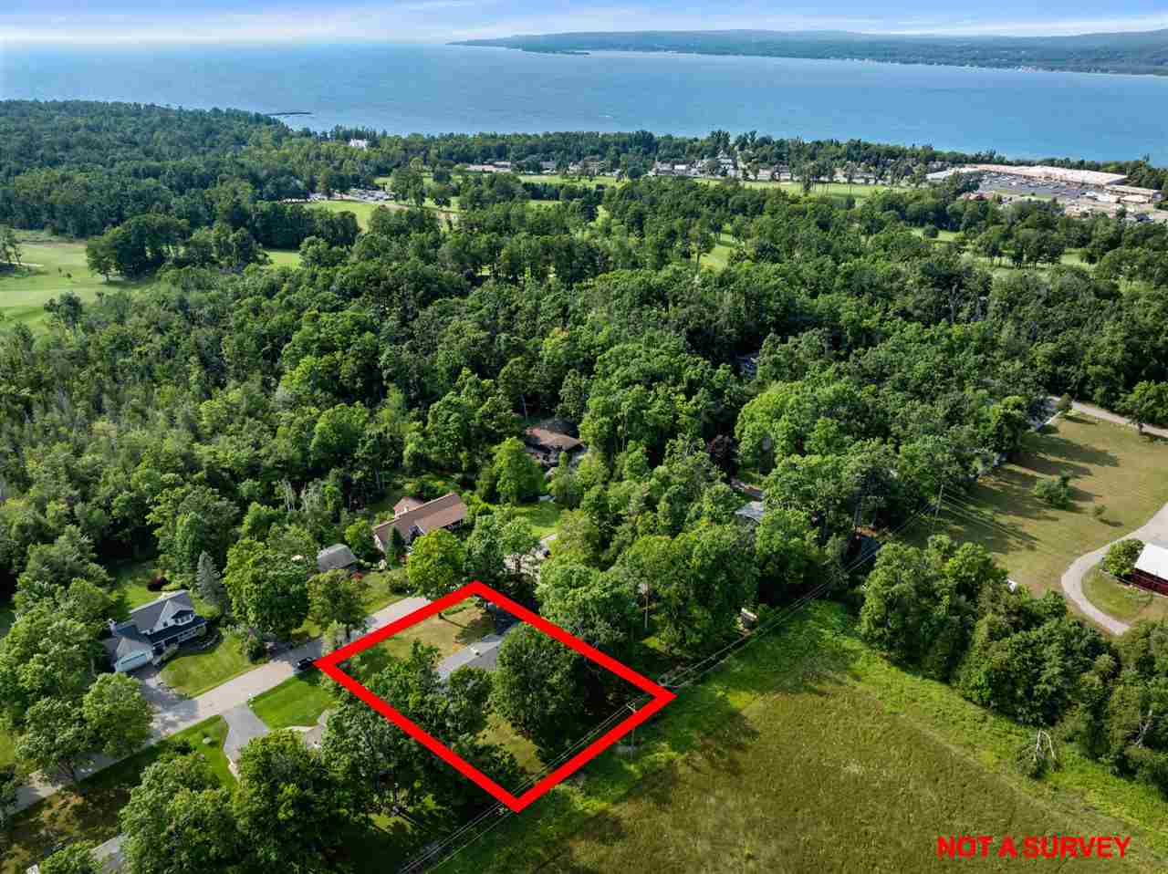 826 Surrey Lane Petoskey MI 49770
