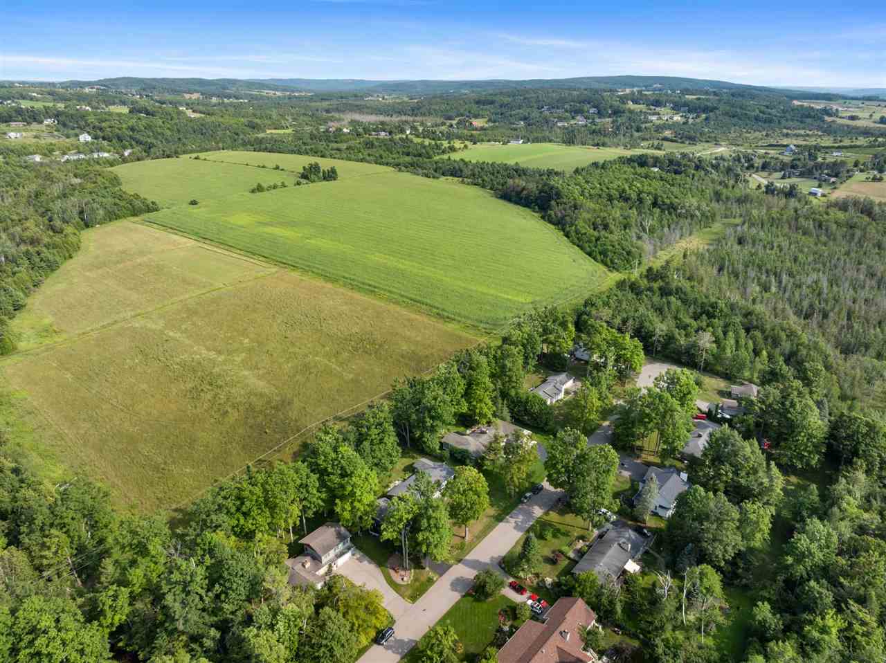 826 Surrey Lane Petoskey MI 49770