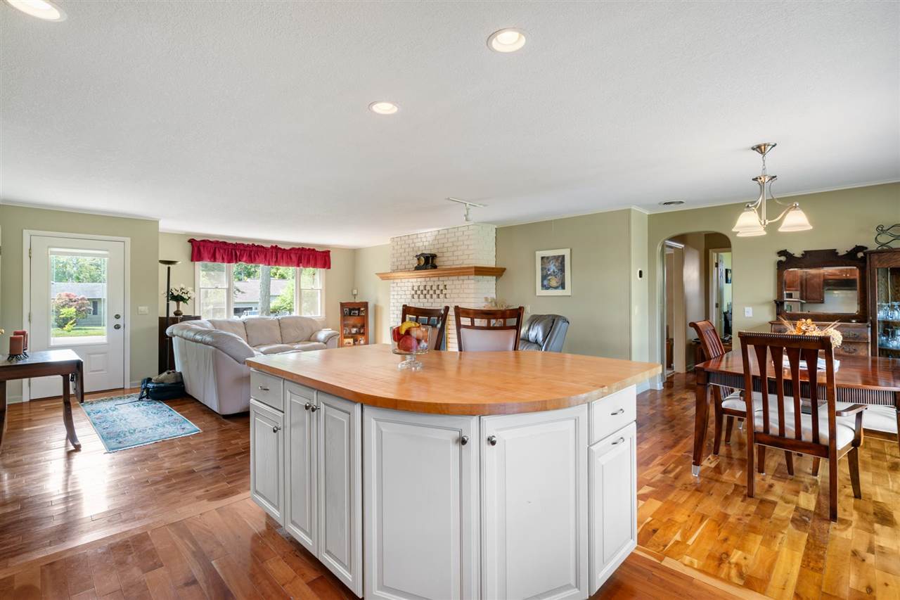 826 Surrey Lane Petoskey MI 49770