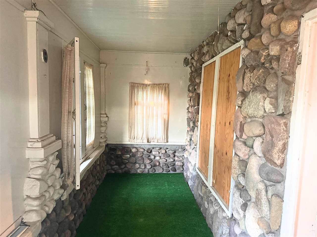 725 & 723 W Central Avenue Mackinaw City MI 49701