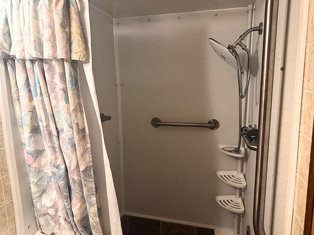 725 & 723 W Central Avenue Mackinaw City MI 49701