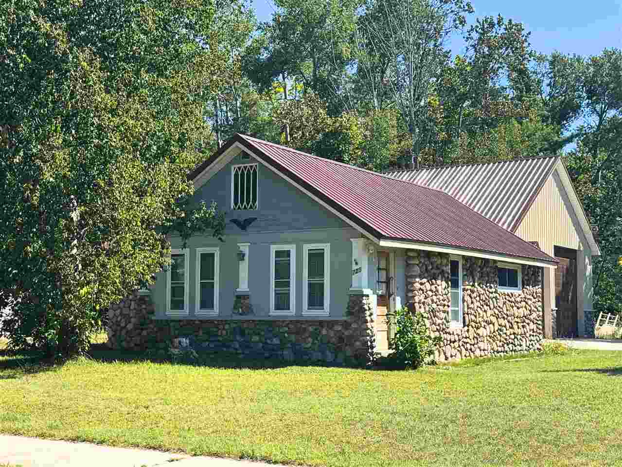 725 & 723 W Central Avenue Mackinaw City MI 49701