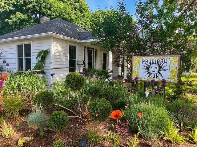 907 Bridge Street Charlevoix MI 49720