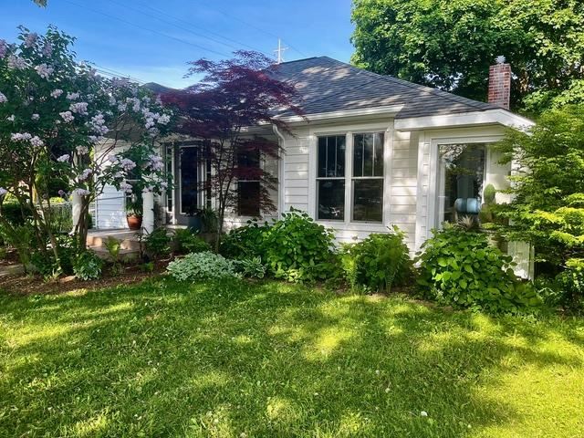 907 Bridge Street Charlevoix MI 49720