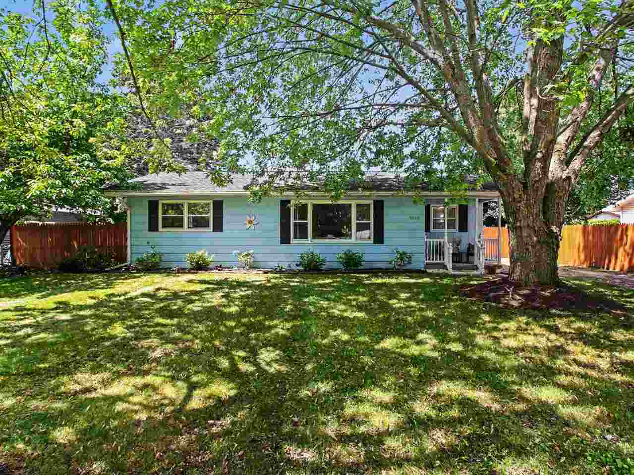 1105 Grant Street Charlevoix MI 49720
