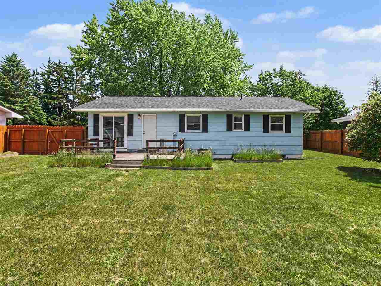 1105 Grant Street Charlevoix MI 49720