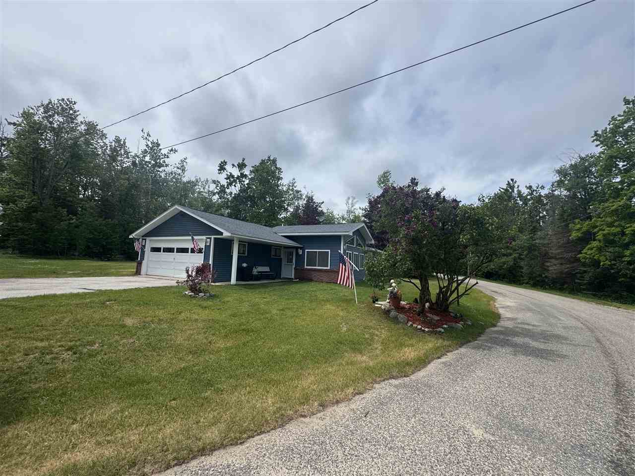 15105 Beaumont Drive Cheboygan MI 49721