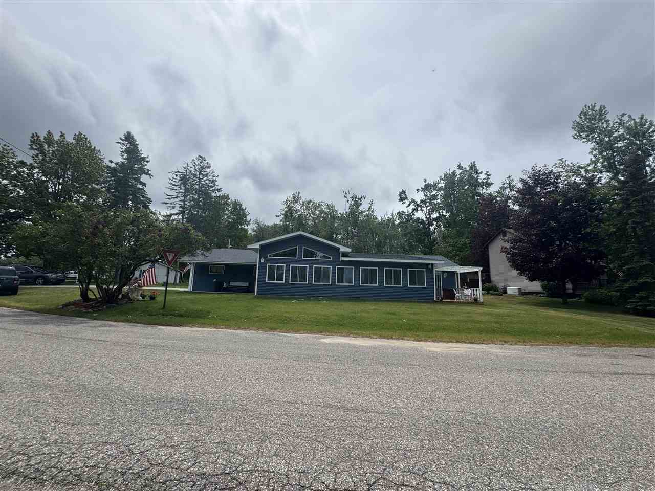 15105 Beaumont Drive Cheboygan MI 49721
