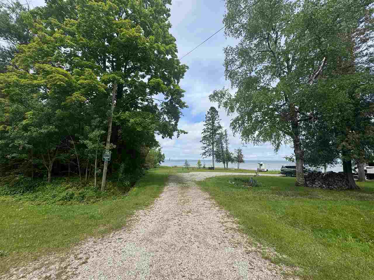 15105 Beaumont Drive Cheboygan MI 49721
