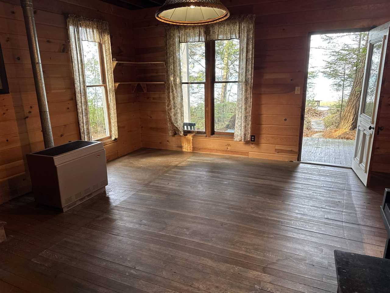 416 Lakeside Drive Mackinaw City MI 49701