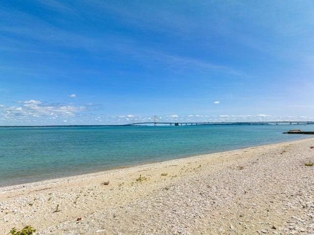 416 Lakeside Drive Mackinaw City MI 49701