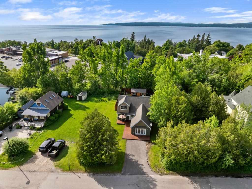919 Arlington Avenue Petoskey MI 49770