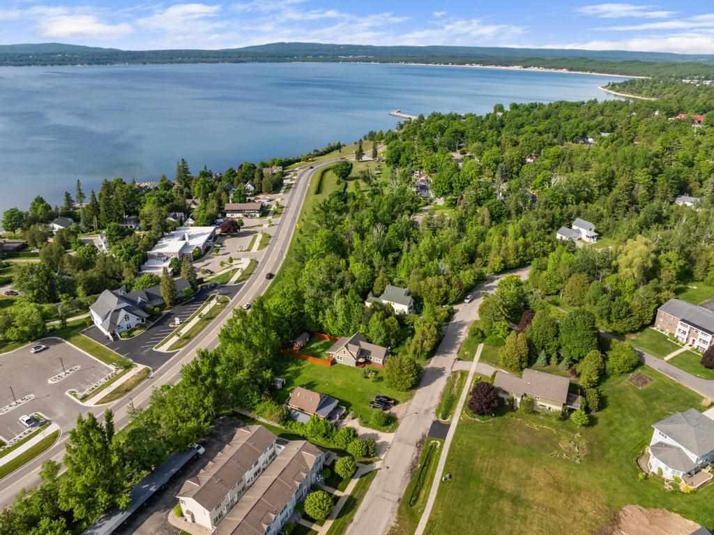 919 Arlington Avenue Petoskey MI 49770