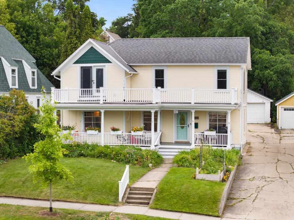610 Grove Street Petoskey MI 49770