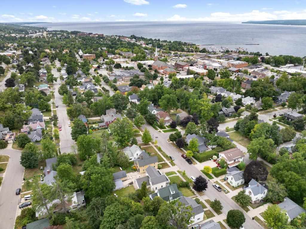 610 Grove Street Petoskey MI 49770
