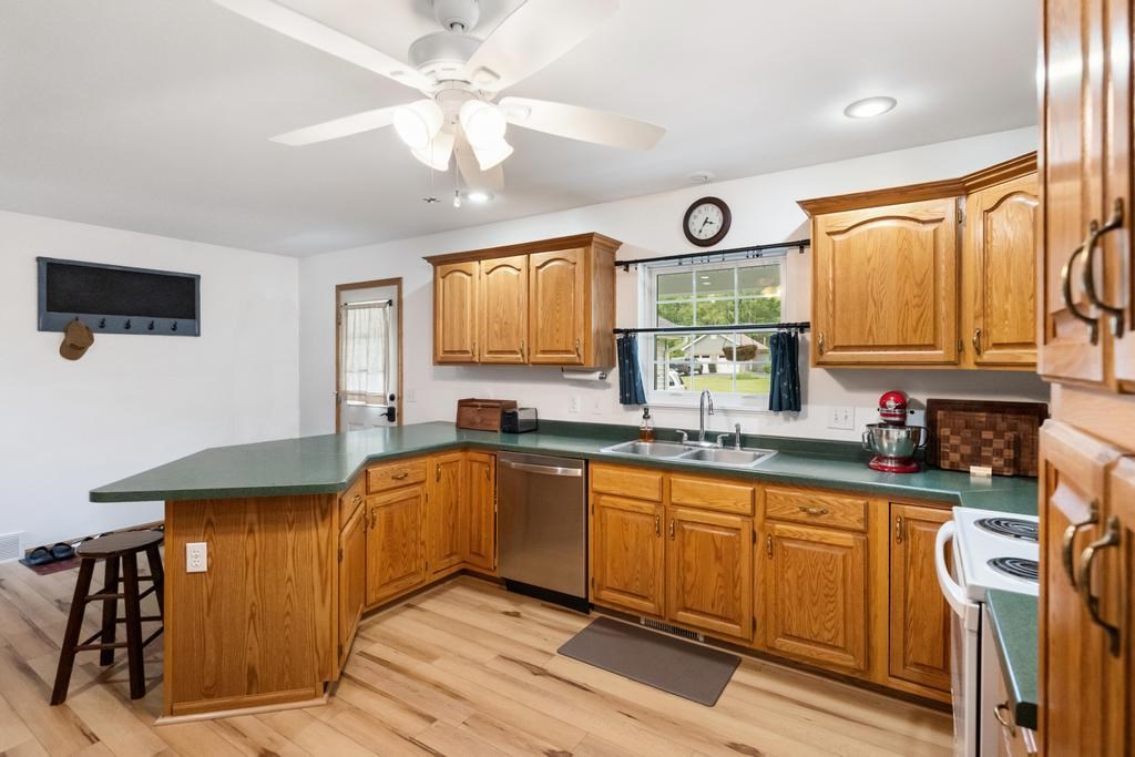 7868 Red Pine Trail Alanson MI 49706