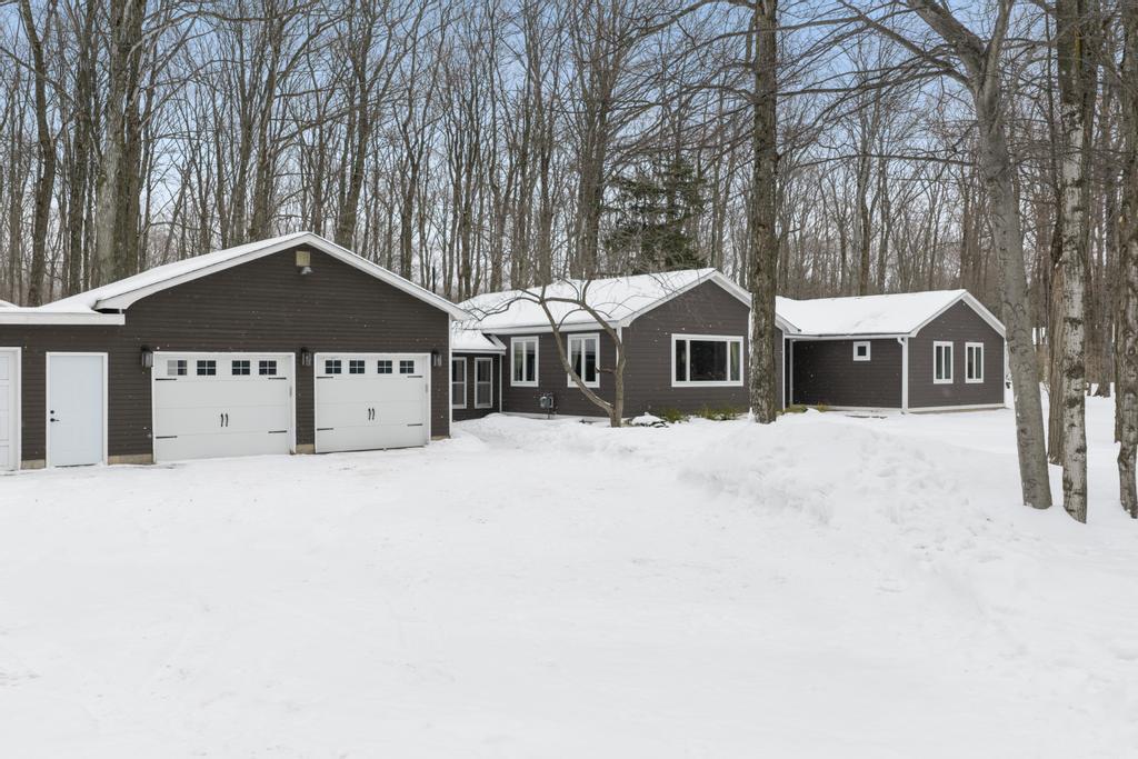 9298 Old Orchard Road Charlevoix MI 49720