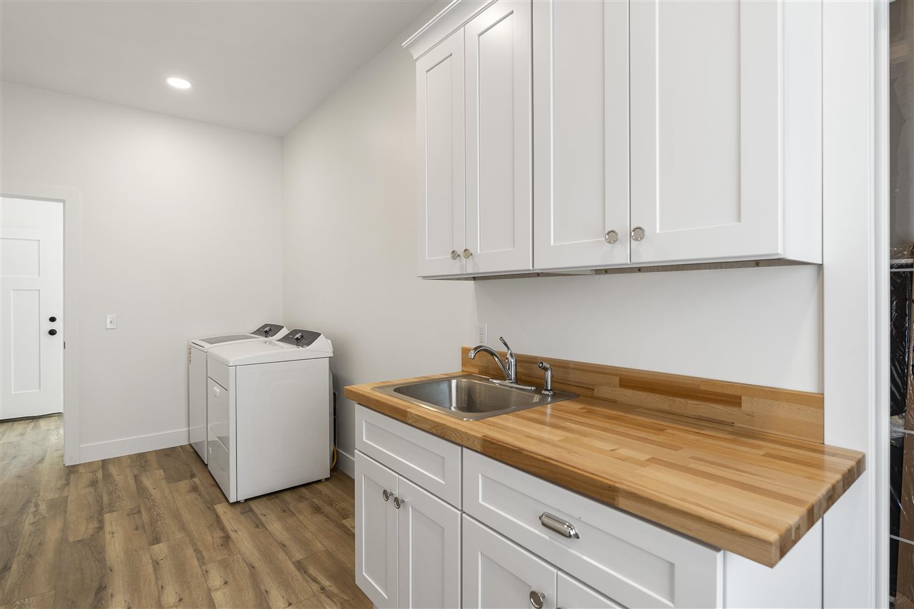 202 W Carpenter Charlevoix MI 49720