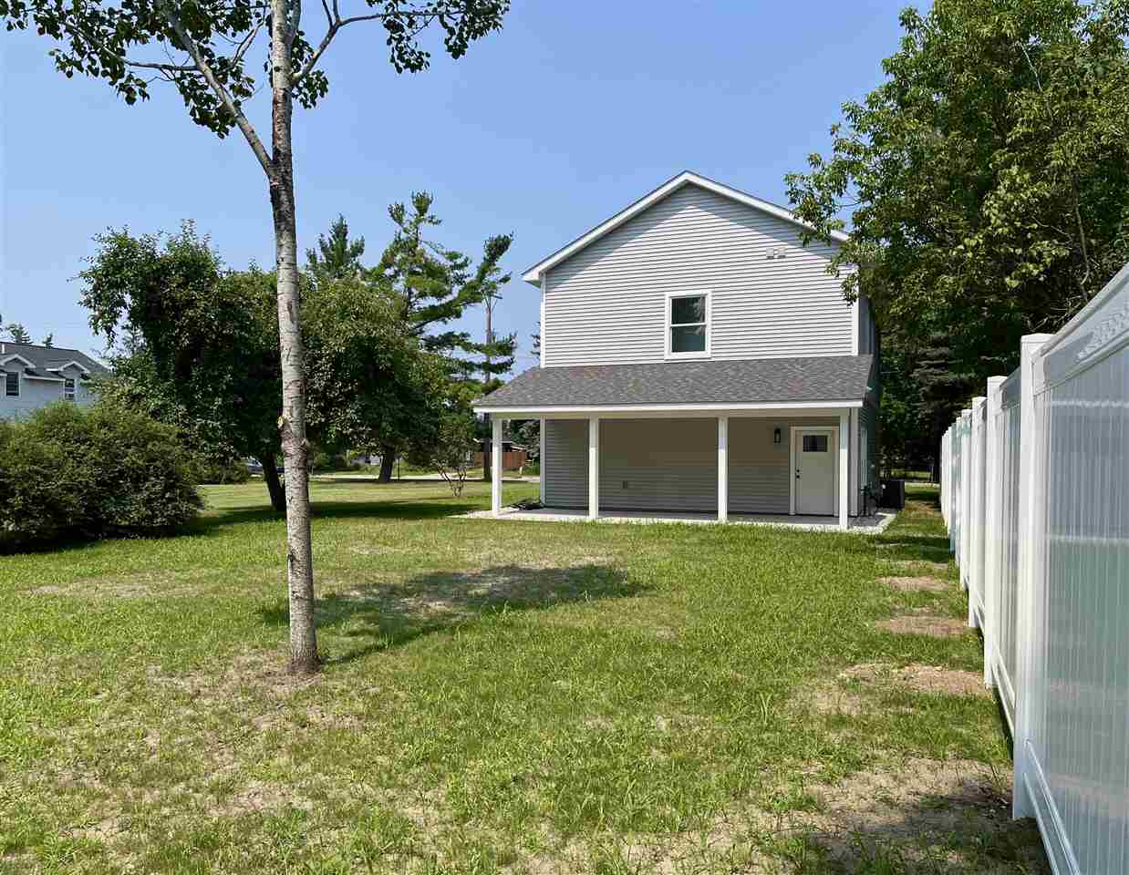 202 W Carpenter Charlevoix MI 49720