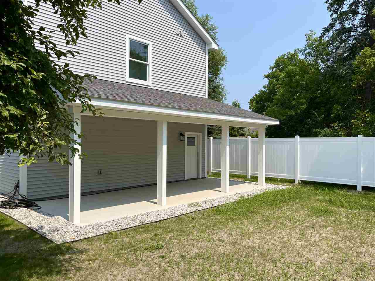 202 W Carpenter Charlevoix MI 49720