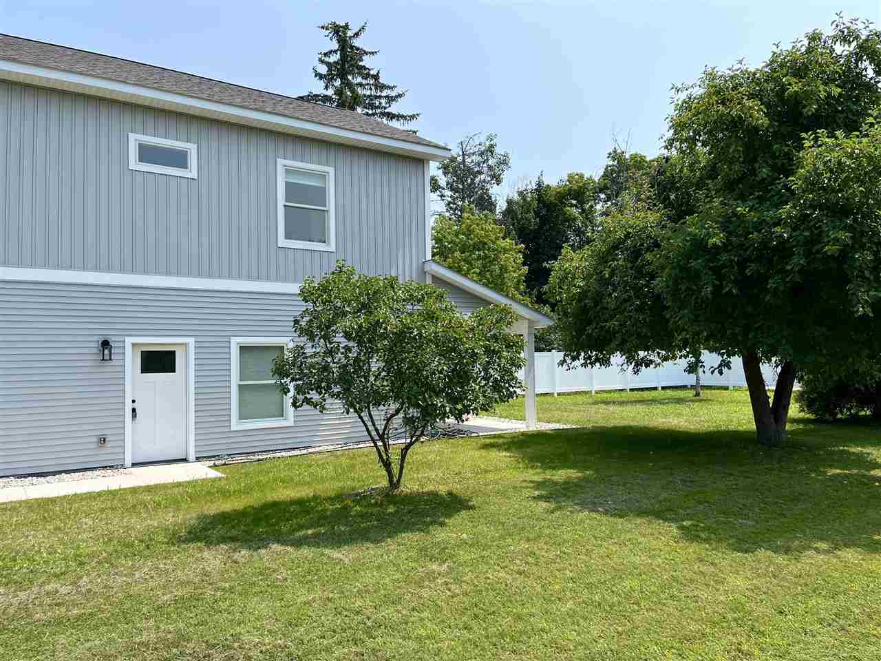 202 W Carpenter Charlevoix MI 49720