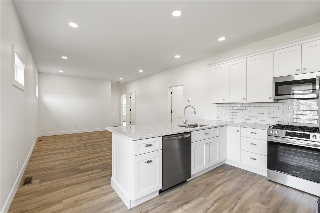 202 W Carpenter Charlevoix MI 49720