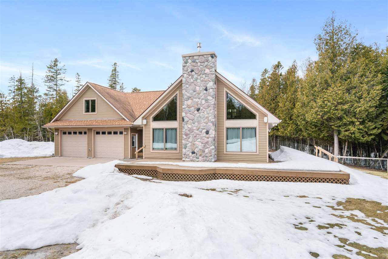 27 N 3 Mile Road Hessel MI 49745