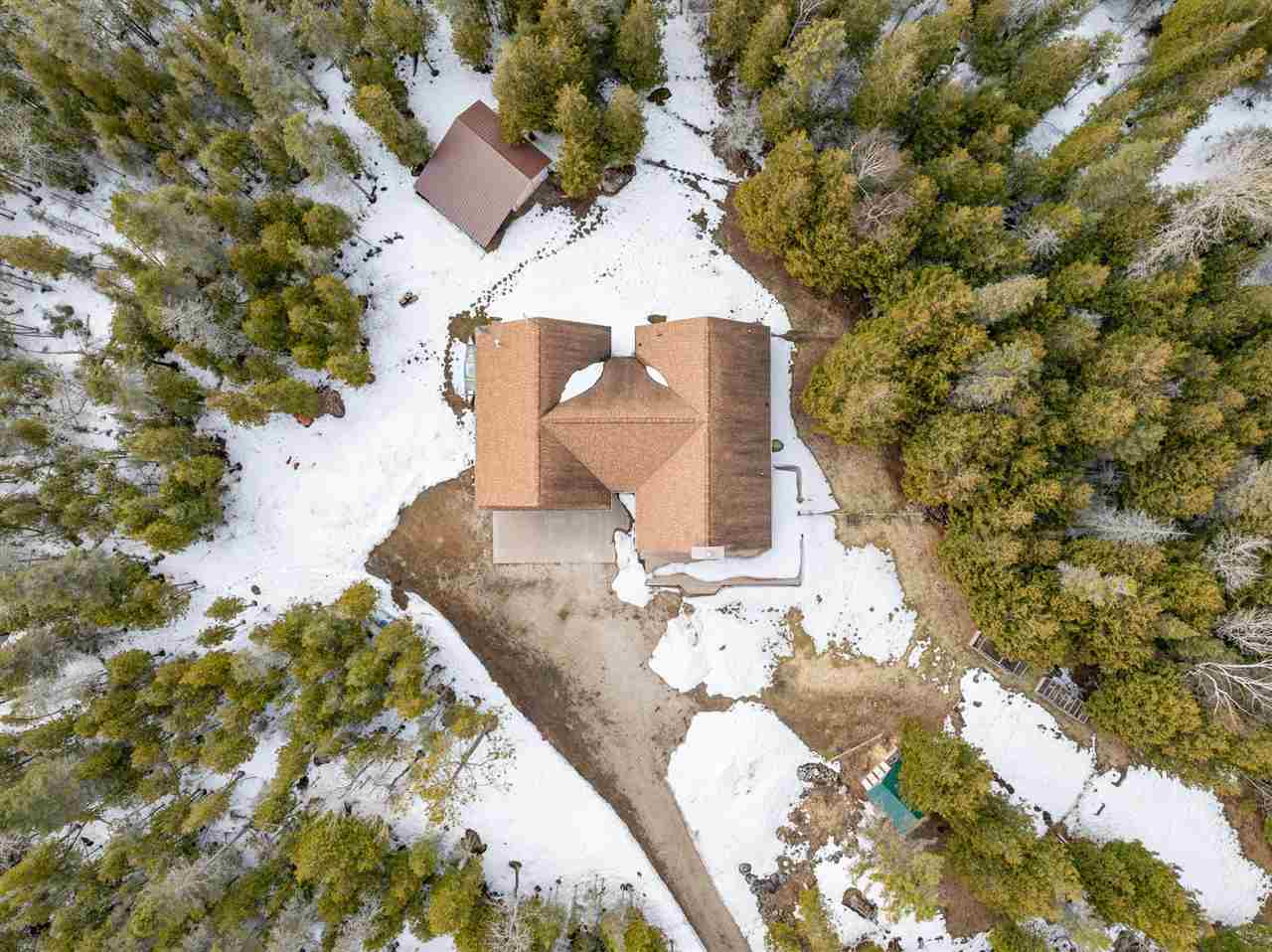 27 N 3 Mile Road Hessel MI 49745