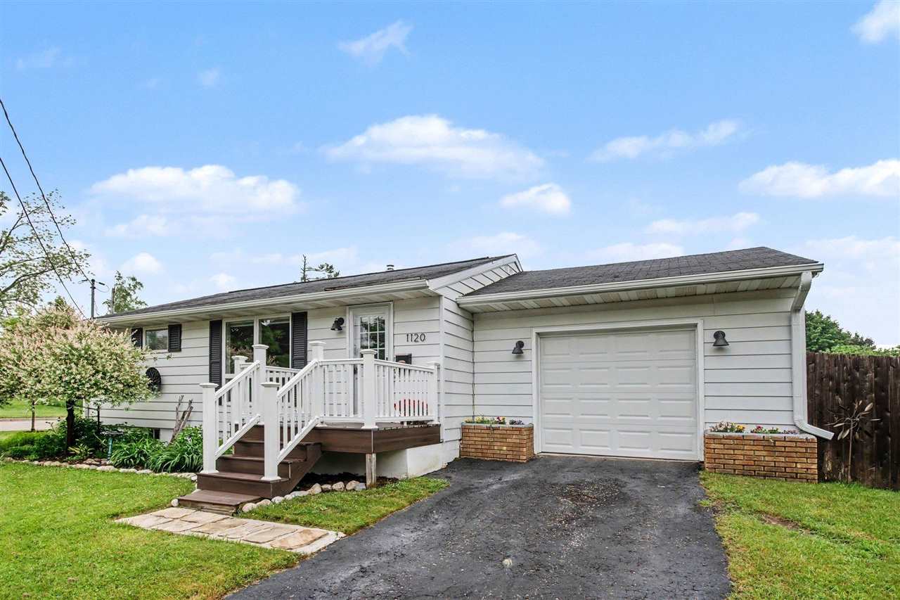1120 Waukazoo Avenue Petoskey MI 49770
