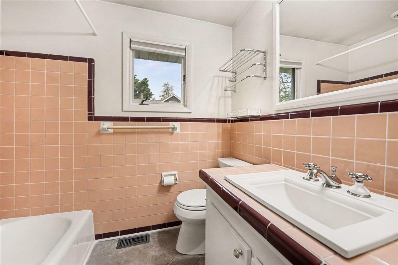 1120 Waukazoo Avenue Petoskey MI 49770