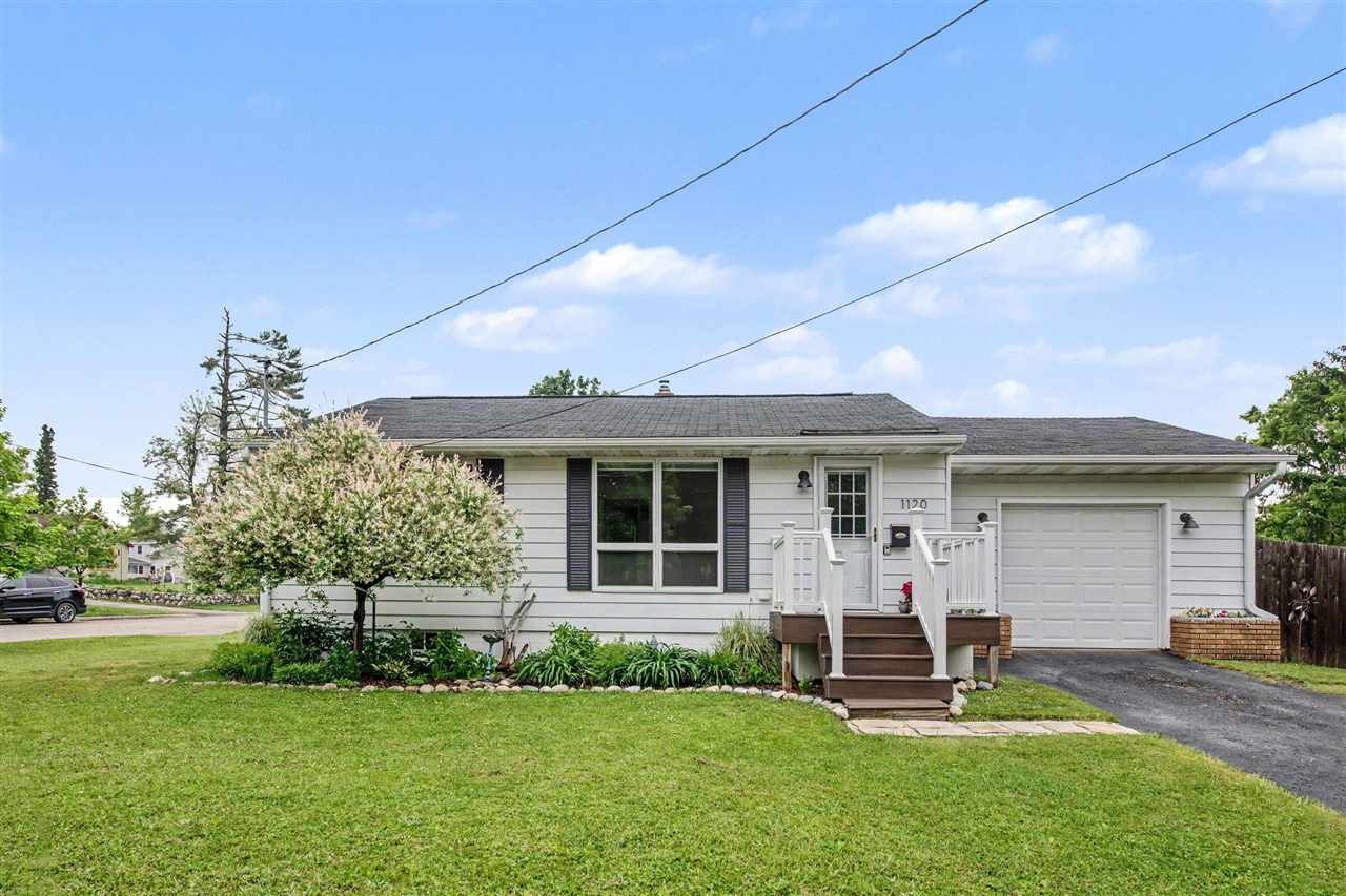 1120 Waukazoo Avenue Petoskey MI 49770