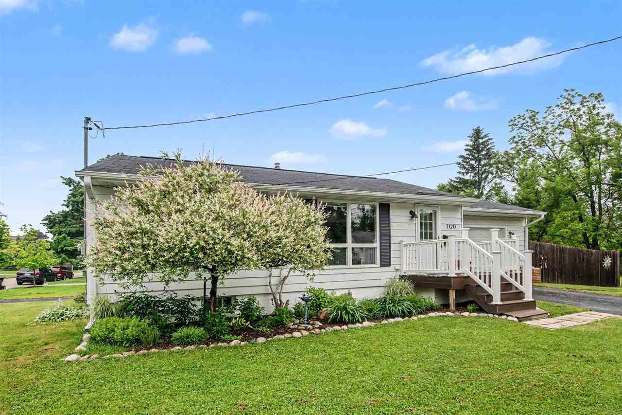 1120 Waukazoo Avenue Petoskey MI 49770