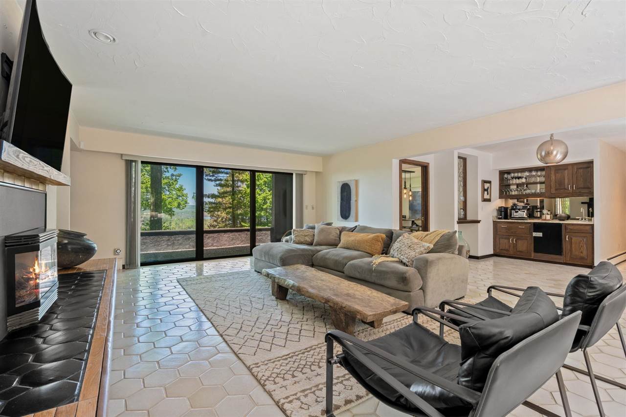 1425 Bay View Heights Drive Petoskey MI 49770