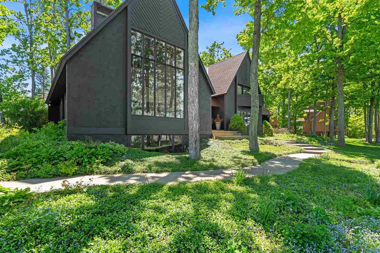 1425 Bay View Heights Drive Petoskey MI 49770