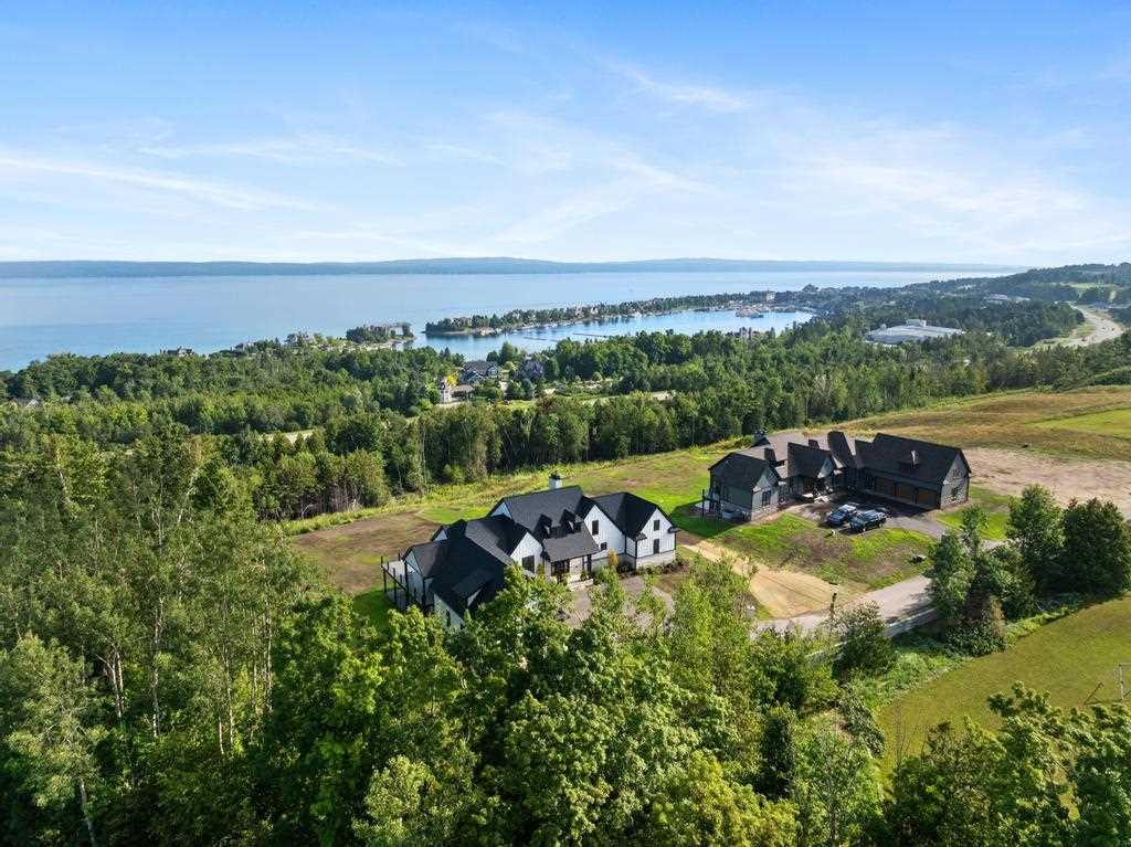 4712 Sunset View Lane Petoskey MI 49770
