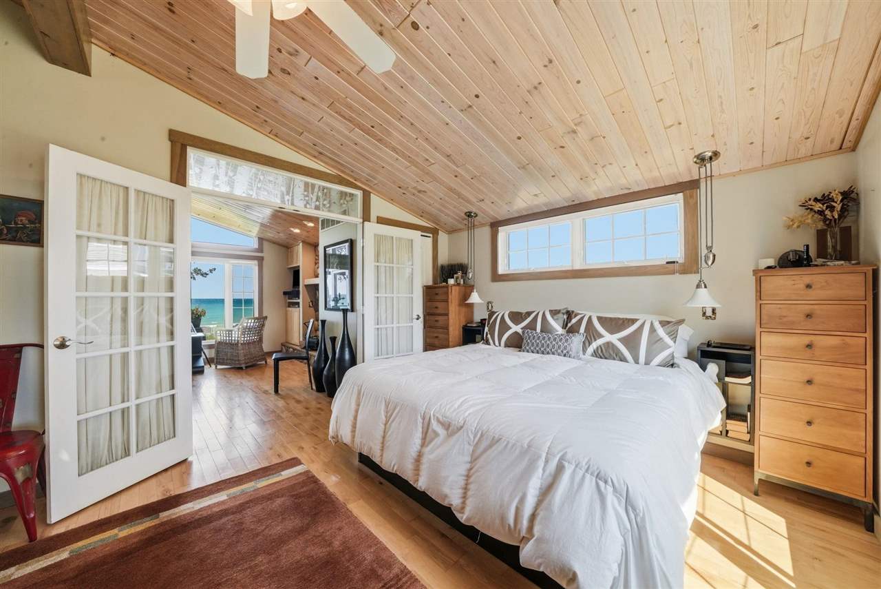 8463 Sturgeon Bay Drive Harbor Springs MI 49740