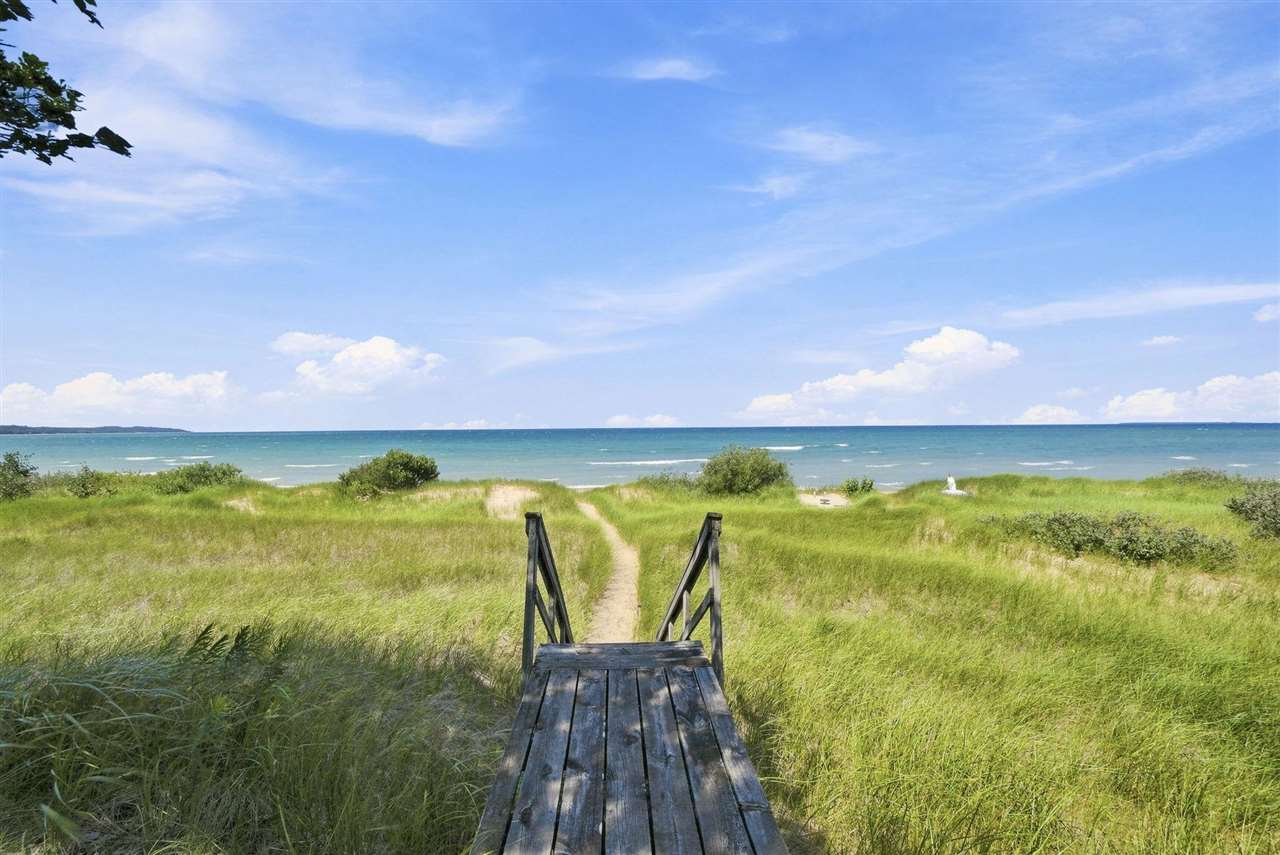8463 Sturgeon Bay Drive Harbor Springs MI 49740
